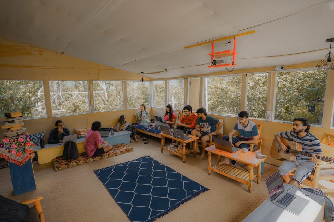 Mars Monkey Hostel & Cafe Manāli Zewnętrze zdjęcie