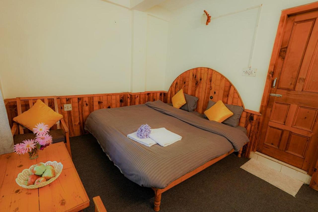 Mars Monkey Hostel & Cafe Manāli Zewnętrze zdjęcie