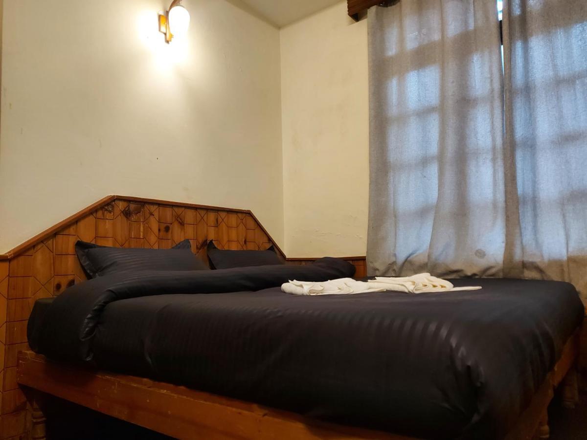 Mars Monkey Hostel & Cafe Manāli Zewnętrze zdjęcie