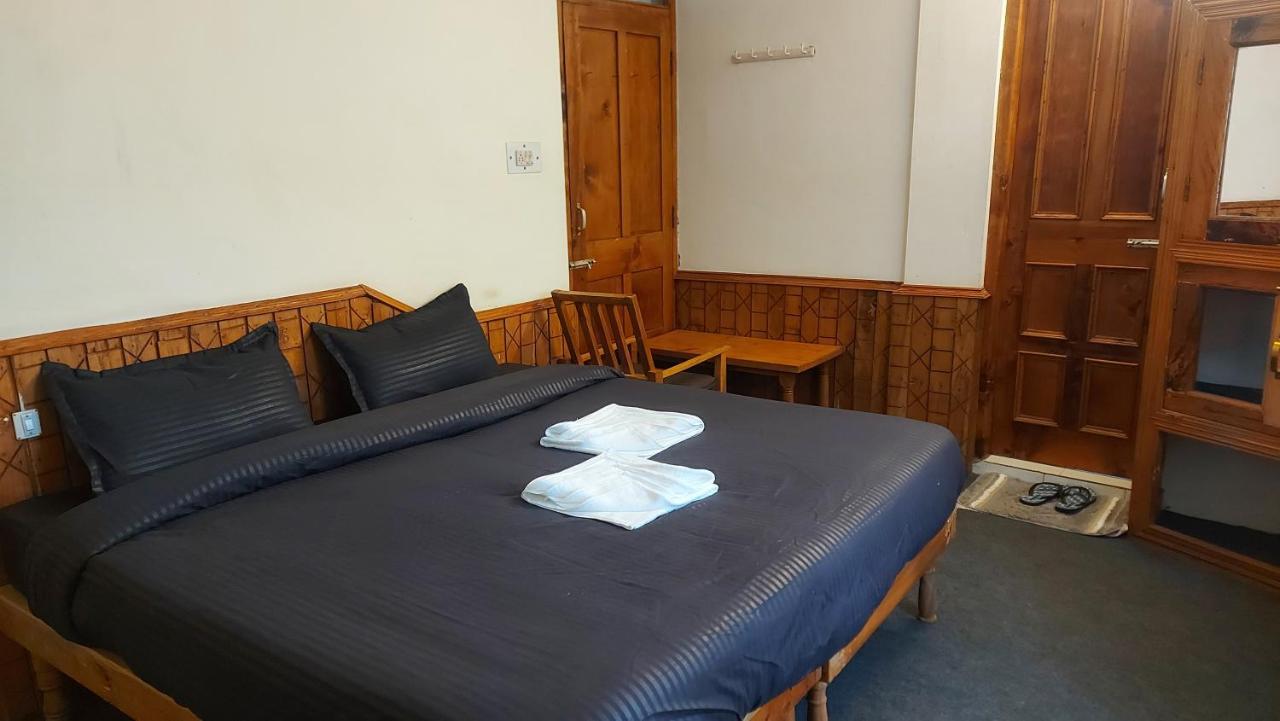 Mars Monkey Hostel & Cafe Manāli Zewnętrze zdjęcie
