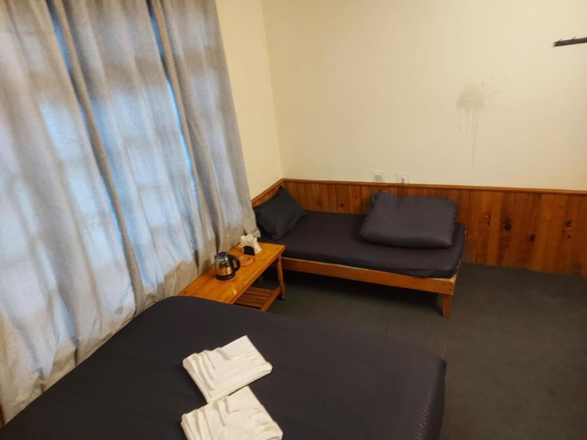 Mars Monkey Hostel & Cafe Manāli Zewnętrze zdjęcie