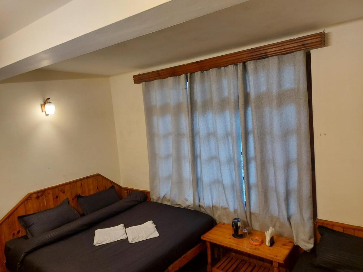 Mars Monkey Hostel & Cafe Manāli Zewnętrze zdjęcie